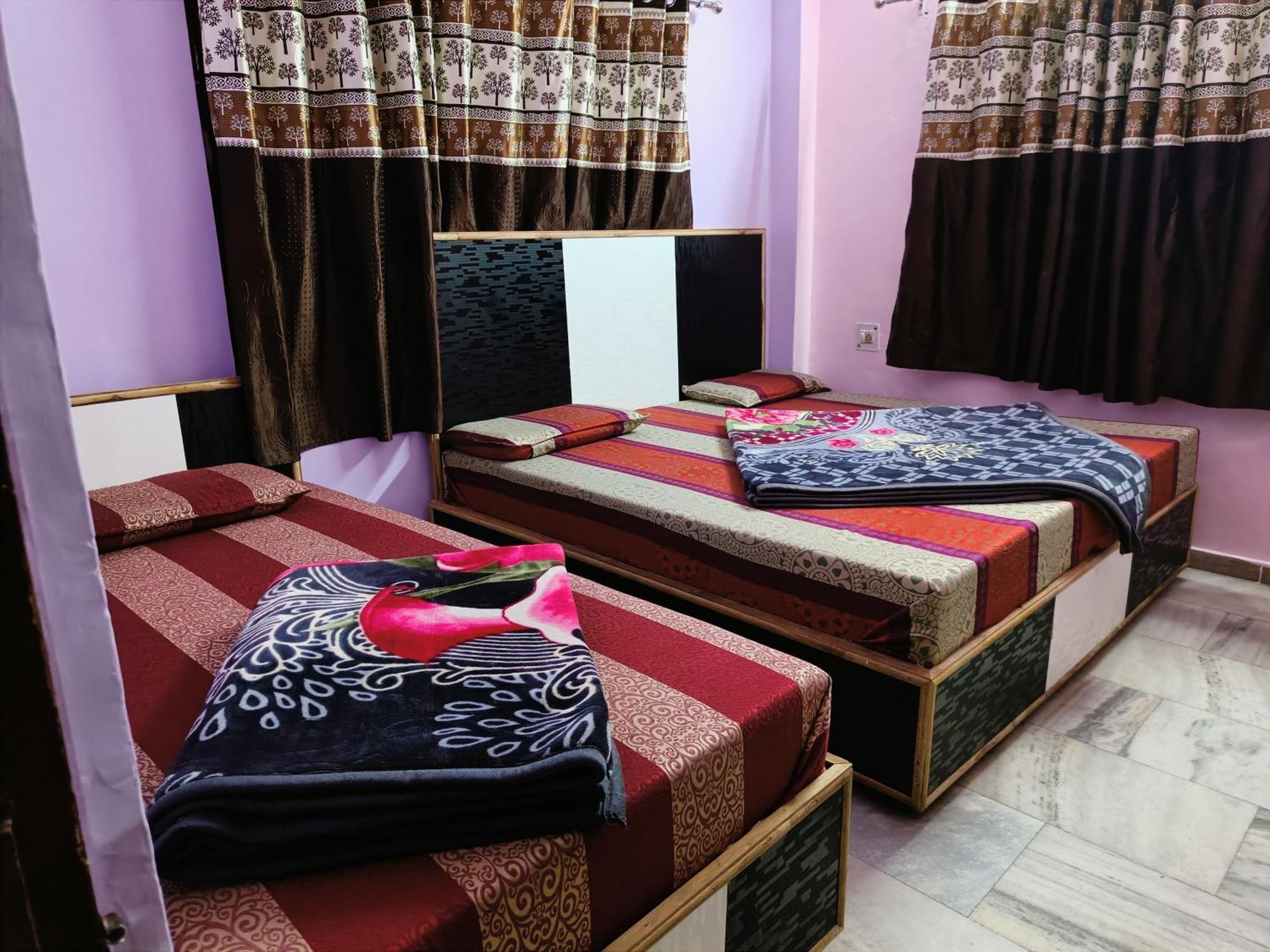 Hotel Hari Ganga - Harkipauri Road ハリドワール エクステリア 写真